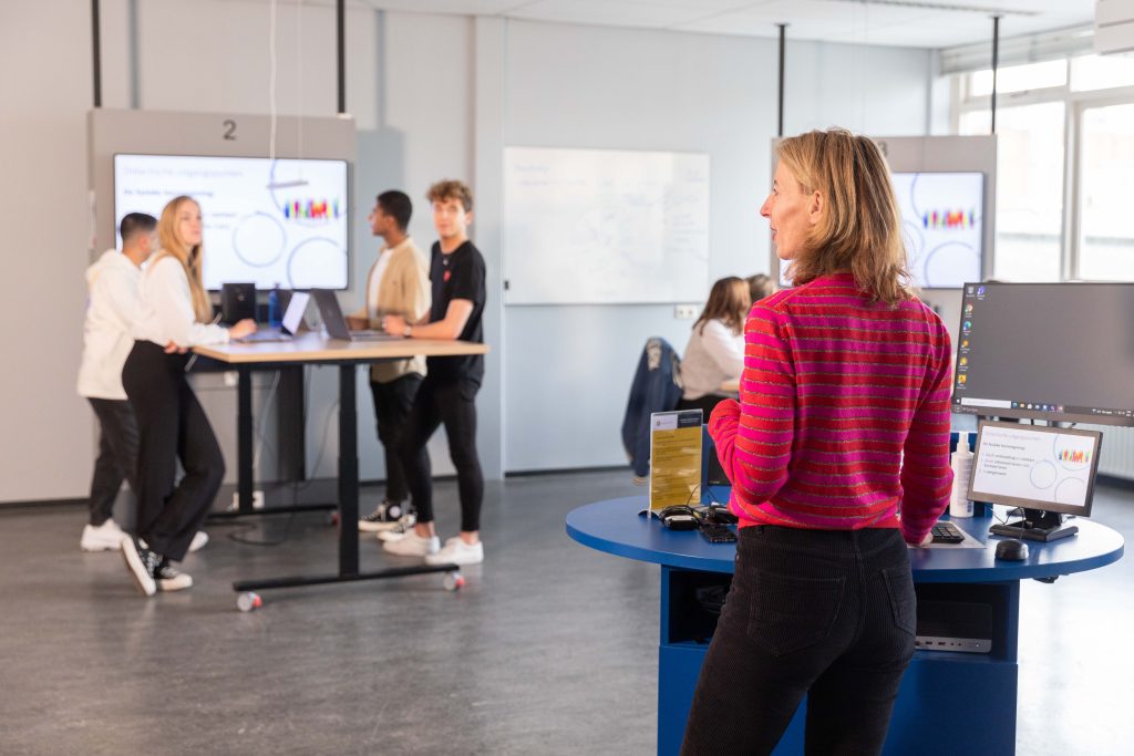 Professor and students at the CHARM-EU hybrid classroom in Utrecht Unviersity