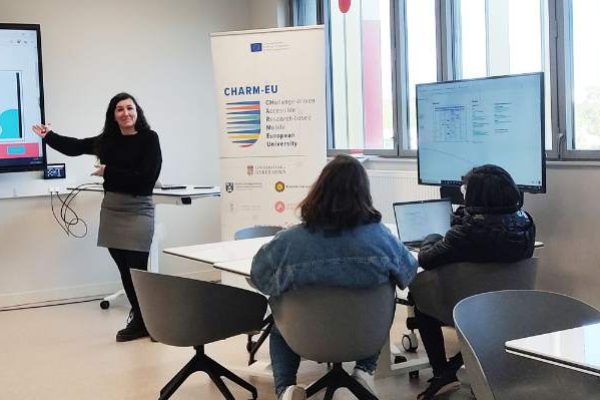 Vanessa Viganò and 2 students at the CHARM-EU hybrid room from the Université of Montpellier